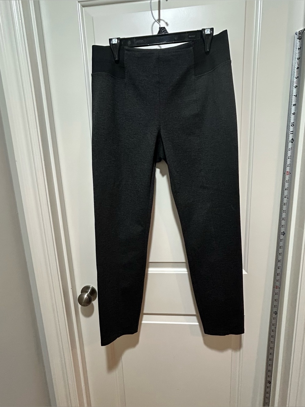 Style & Co. Dark gray pull on dress pants straight slim women’s size M-LIKE NEW